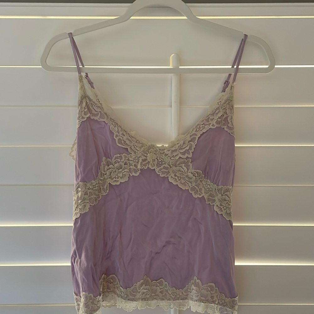 Lavender lace and satin ajustable spaghetti strap camisole style top
